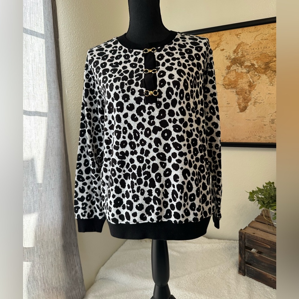 Eccobay animal print sweater